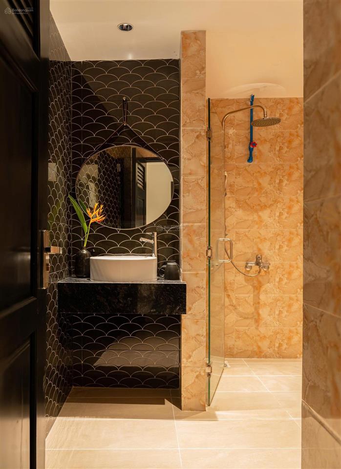 Nhượng khách sạn 179m2, 8 lầu, 35 phòng, đường bạch đằng, phường nha trang giá 47 tỷ  0786 662 ***