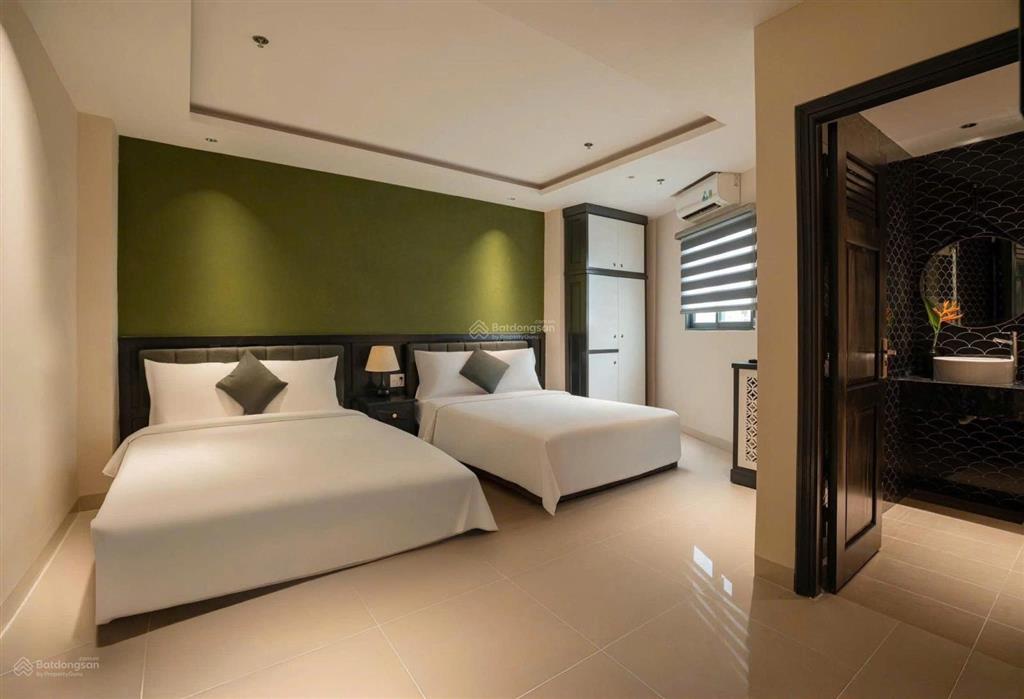 Nhượng khách sạn 179m2, 8 lầu, 35 phòng, đường bạch đằng, phường nha trang giá 47 tỷ  0786 662 ***