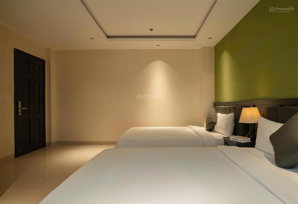 Nhượng khách sạn 179m2, 8 lầu, 35 phòng, đường bạch đằng, phường nha trang giá 47 tỷ  0786 662 ***