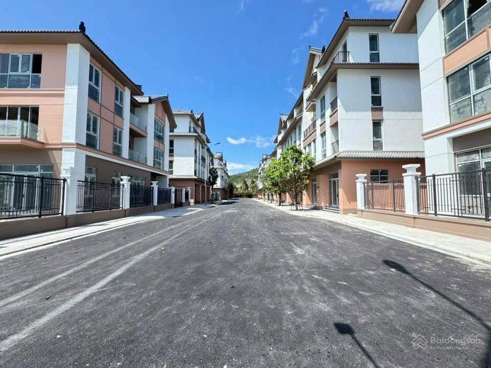 Bán nhà mặt phố, mặt tiền trần phú, nha trang, 12,9 tỷ, 91m2  3 tầng sổ hồng.  0786 662 ***