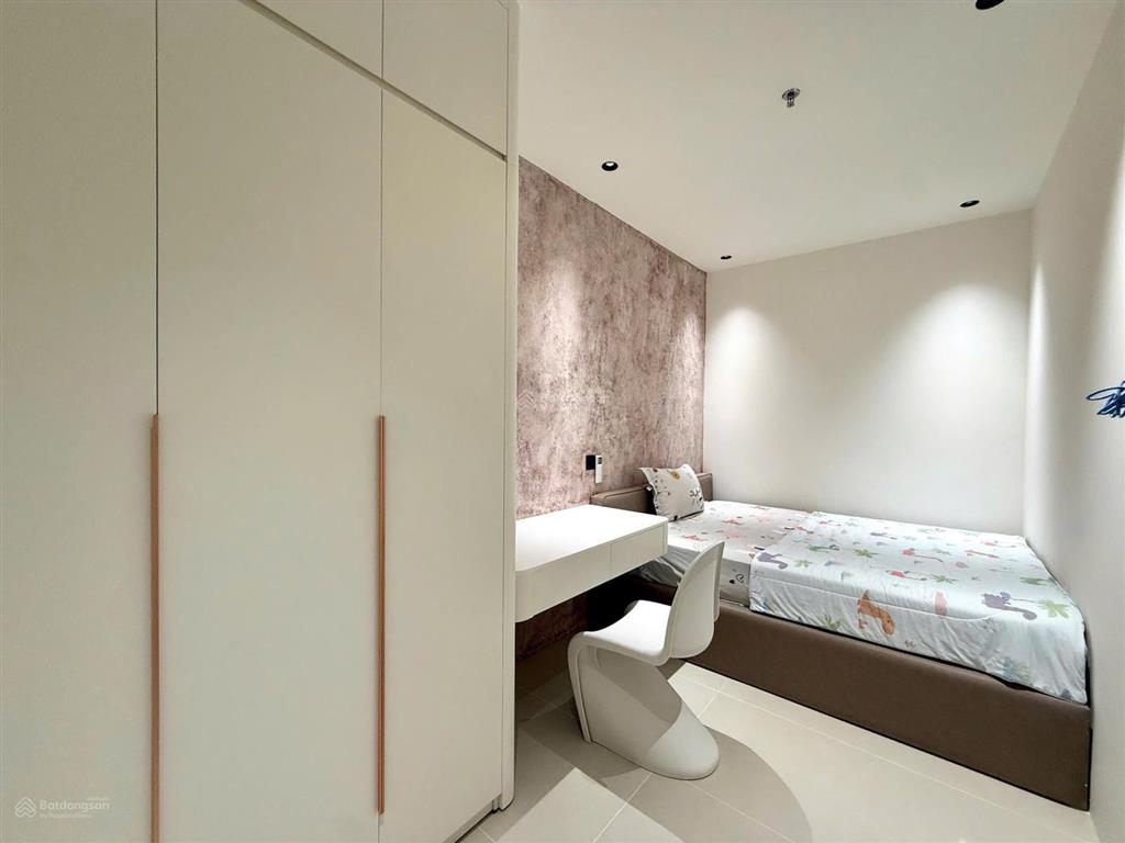 Bán nhanh toà nhà căn hộ 18 phòng và 1 penthouse đang cho thuê 175tr/tháng phường nha trang 35 tỷ