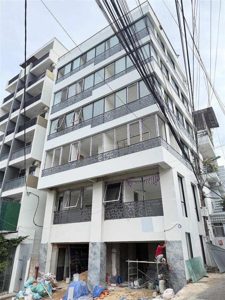 Bán tòa căn hộ 7 tầng hòn chồng, 120m, 3 tiền mặt, cách biển 300m, dòng tiền 135tr/tháng giá 26 tỷ