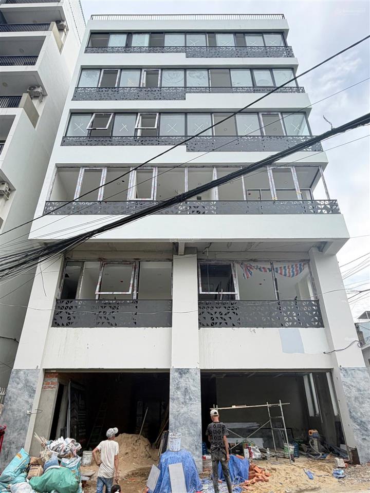 Bán tòa căn hộ 7 tầng hòn chồng, 120m, 3 tiền mặt, cách biển 300m, dòng tiền 135tr/tháng giá 26 tỷ