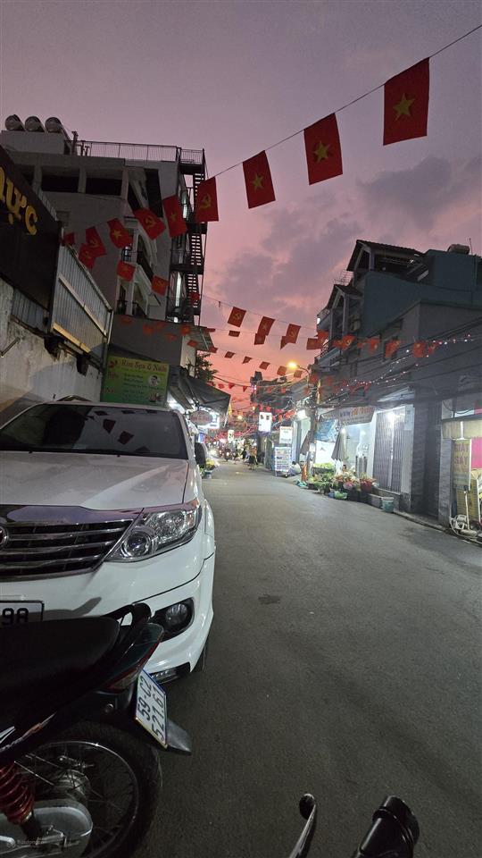 Bán nhà quận 7, ngay chợ lý phục man, dt 50m2 ngang 6m giá chỉ 4.25tỷ còn bớt