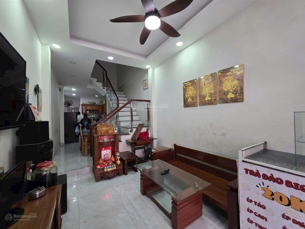Bán nhà 3 tầng, hxh gần, đ. trần xuân soạn, 3 phòng ngủ, phường tân hưng, quận 7,sát quận 4, hơn 4t