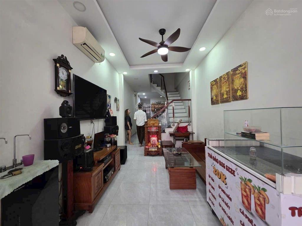 Bán nhà 3 tầng, hxh gần, đ. trần xuân soạn, 3 phòng ngủ, phường tân hưng, quận 7,sát quận 4, hơn 4t