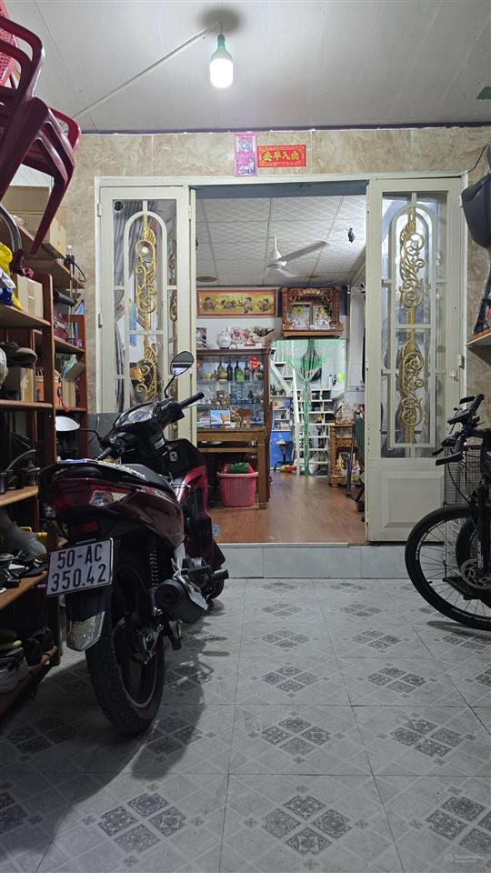 Gấp bán giảm sâu, dt 52m2 giá chỉ hơn 4tỷ, hẻm 793 trần xuân soạn quận 7 cách lotte mart vài phút