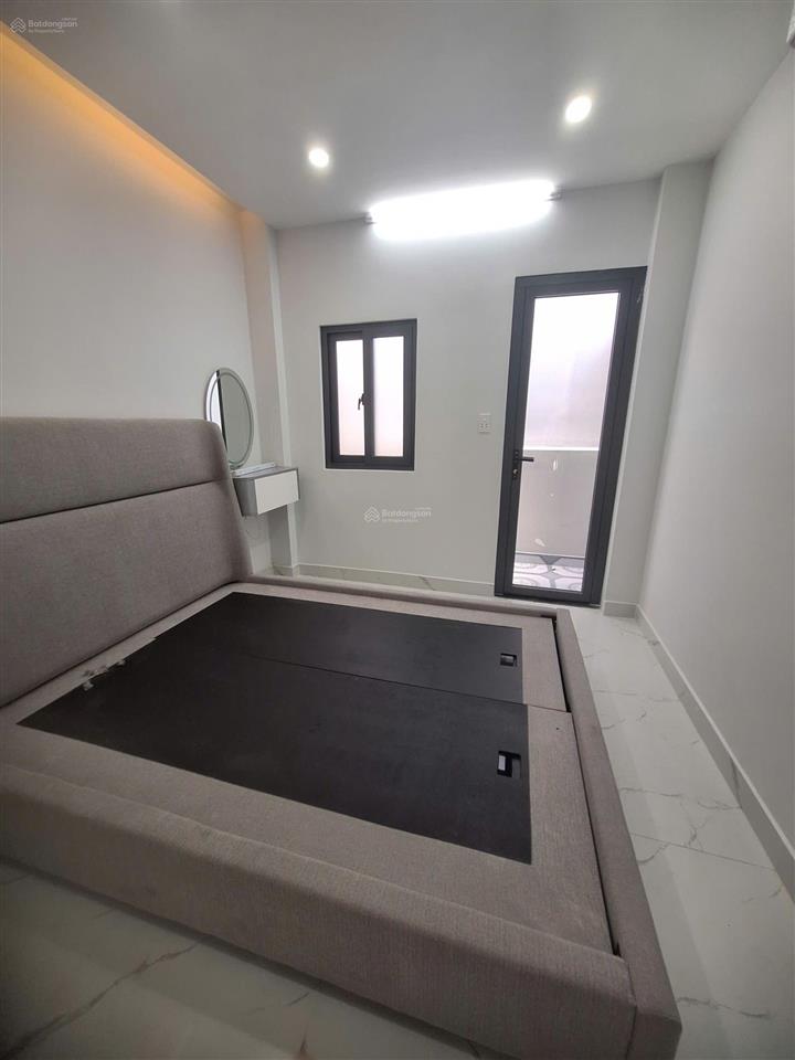 Chính chủ bán nhà lâm băn bền quận 7, nhà mới full nội thất, dt30m2, giá chỉ 3ty