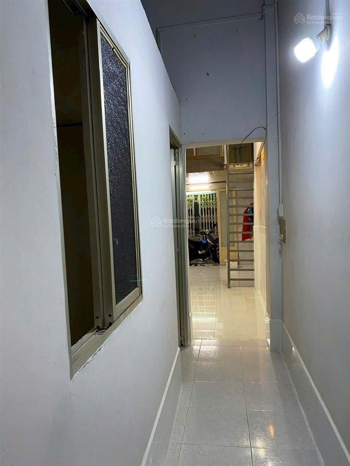 Gấp bán nhà lê văn lương quận 7, gần cầu kênh tẻ, kế bên lotte, 38m2, giá 2tỷ7 còn bớt