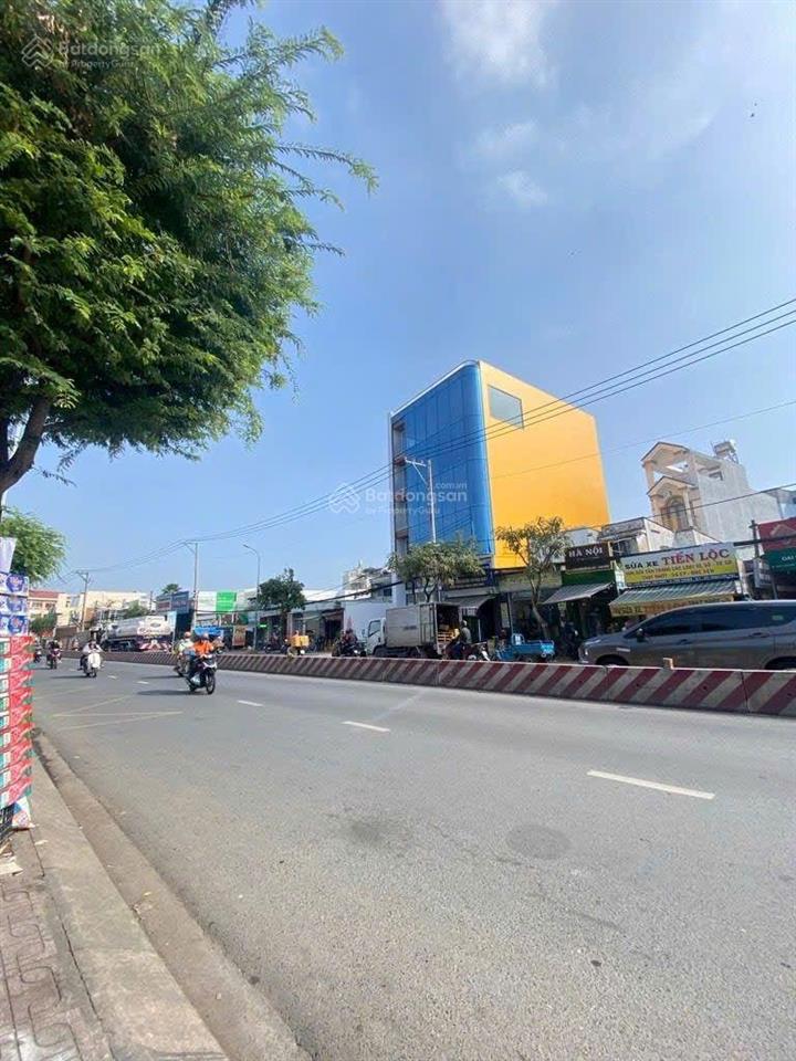 Chủ kẹt bank gấp bán nhà huỳnh tấn phát kế bên phú mỹ hưng dt 142.3m2 ngang 14m giá 5tỷ7 tl