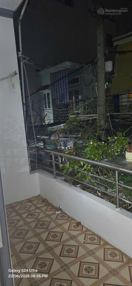 Gấp bán nhà đẹp ở liền quận 7, mặt tiền kinh doanh buôn bán, kế bên phú mỹ hưng, nhỉnh 4 tỷ có tl