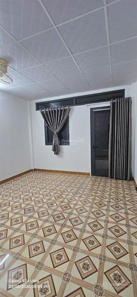Gấp bán nhà đẹp ở liền quận 7, mặt tiền kinh doanh buôn bán, kế bên phú mỹ hưng, nhỉnh 4 tỷ có tl