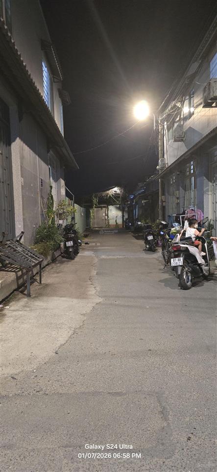 Bán nhà quận 7  huỳnh tấn phát  kế bên phú mỹ hưng  nhà 3 tầng  hẻm xe hơi  4phòngngủ 4tỷ nhỉn