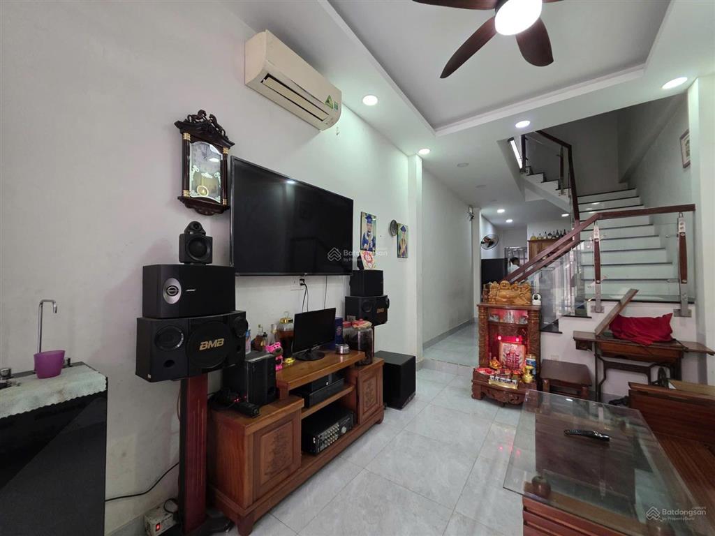 Bán nhà quận 7  huỳnh tấn phát  kế bên phú mỹ hưng  nhà 3 tầng  hẻm xe hơi  4phòngngủ 4tỷ nhỉn
