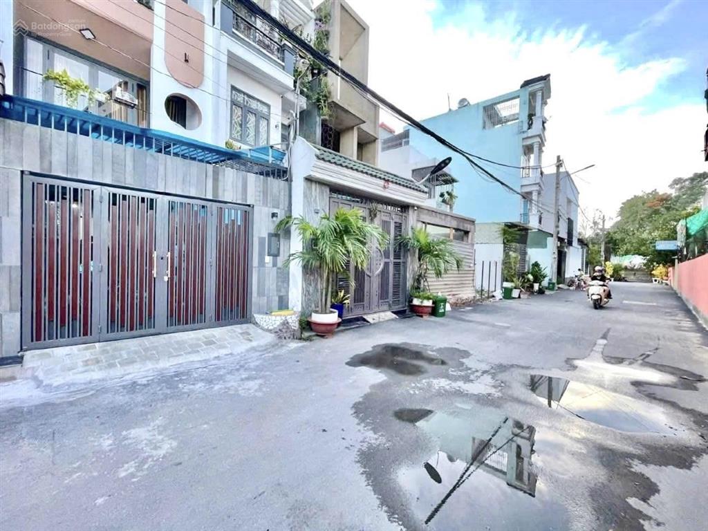 Bán nhà 4 tầng hẻm xe hơi tránh ngay chợ hiệp bình, hiệp bình chánh, giá chỉ 8.3 tỷ tl.