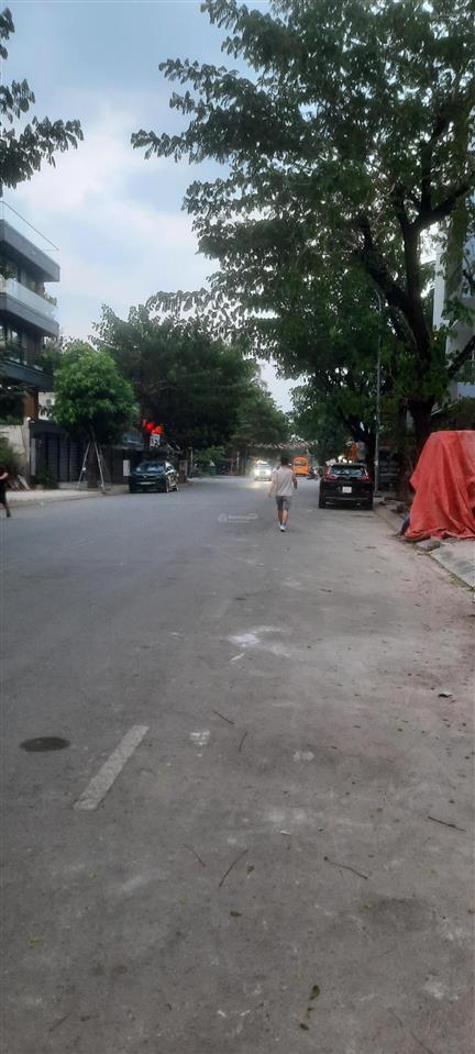 Bán biệt thự sân vườn góc 2 mặt tiền đường số phạm hữu lầu p.phú mỹ q.7 dt 20x24m giá 70 tỷ