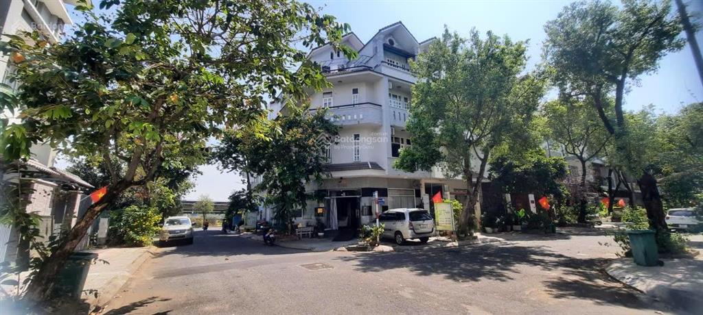 Bán nhà lầu, góc 2 mặt tiền đường số 8 khu biệt thự ven song, p.tân phong.q.7, dt 7x20m, giá 25 tỷ