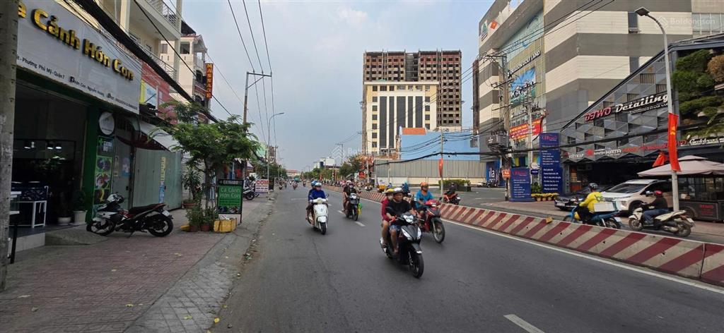 Bán nhà mặt tiền đường huỳnh tấn phát p. tân phú, quận 7 dt 5x35m. 1 trệt 7 lầu giá 26 tỷ