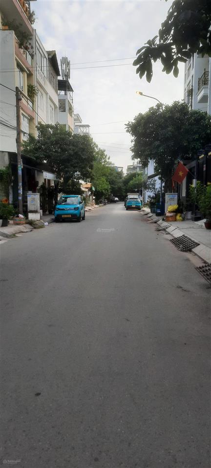 Bán nhà mặt tiền đường d5 p. tân thuận, quận 7, dt 5x15m, 1 trệt 3 lầu, giá 13.5 tỷ