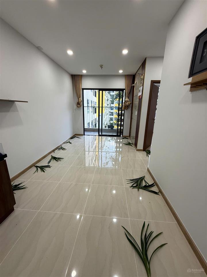 Tôi chính chủ bán căn hộ giá 1 tỷ 750 triệu bao thuế phí  0908 959 ***  nhà mát mới sổ sẵn