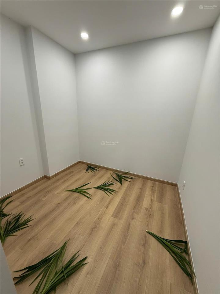 Tôi chính chủ bán căn hộ giá 1 tỷ 750 triệu bao thuế phí  0908 959 ***  nhà mát mới sổ sẵn