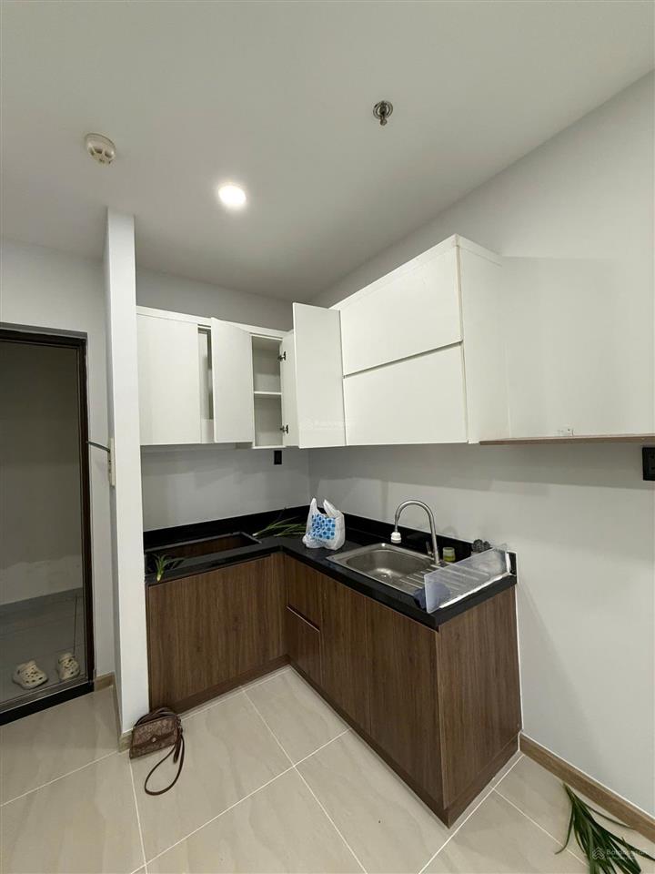 Tôi chính chủ bán căn hộ giá 1 tỷ 750 triệu bao thuế phí  0908 959 ***  nhà mát mới sổ sẵn
