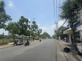 Khuôn đất 2mt ngang 11m ven sông bình thạnh  100tr/m