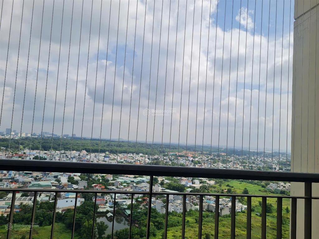 Chủ nhà gửi bán gấp căn hộ góc 3pn vinhomes grand park, giá chỉ 3,8 tỷ