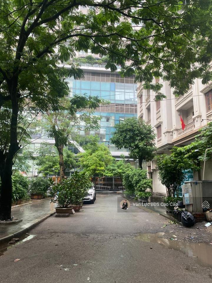 Bán đất xây building, tòa vp tại lê văn lương 210m2 mặt tiền 9.5m giá 9x tỷ