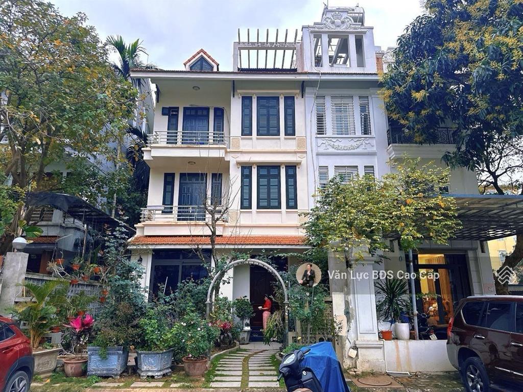 Biệt thự sân vườn 145m 4 tầng tại đội nhân vị trí đẹp giá chỉ nhỉnh 40 tỷ