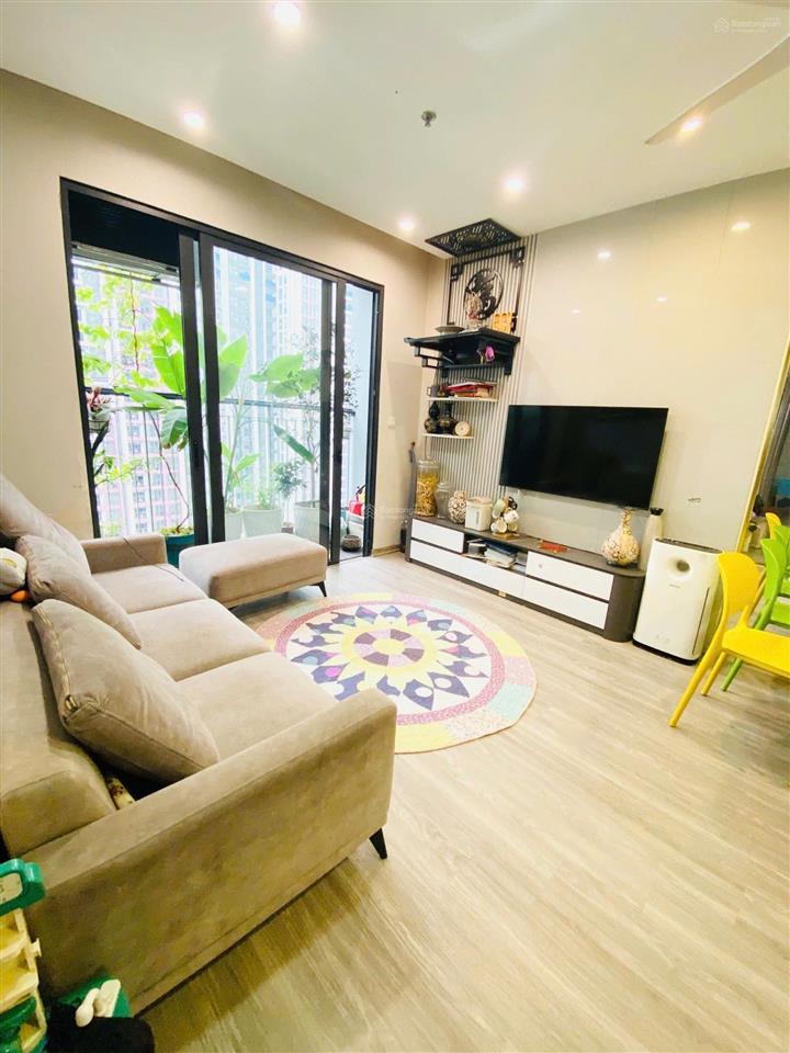 Chính chủ bán căn 3n2w 75m tại tòa s402, tầng đẹp, full nội thất 500tr giá 4 tỷ 9
