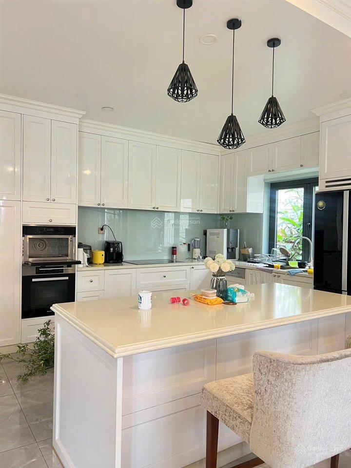 Cho thuê biệt thự đơn lập senturia vườn lài. view sông sài gòn, full nội thất cao cấp, giá 40 triệu