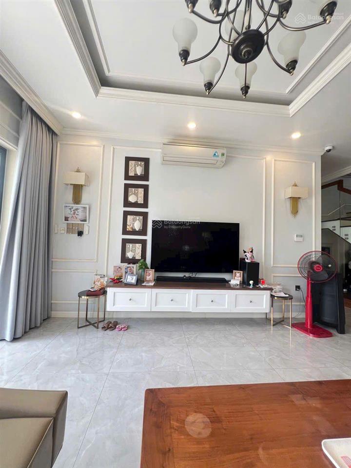 Cho thuê biệt thự đơn lập senturia vườn lài. view sông sài gòn, full nội thất cao cấp, giá 40 triệu