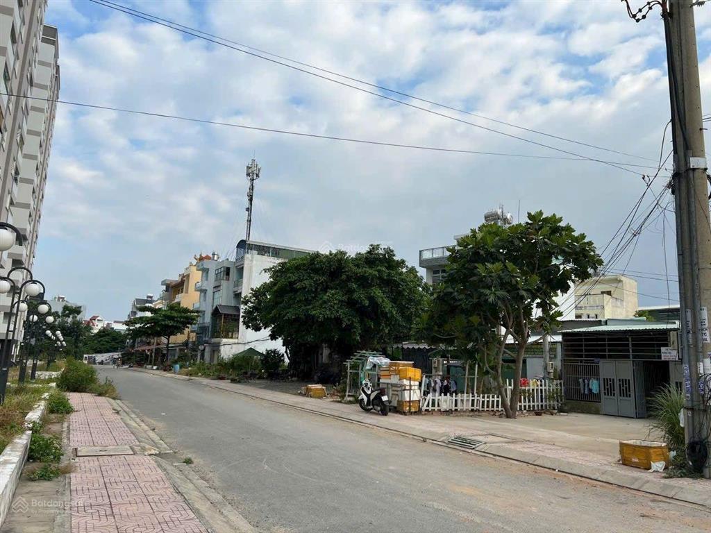 Bán dãy trọ 14 phòng tại 237/ phạm văn chiêu, p. 14, giá 22 tỷ. (đơn giá chỉ 81 triệu/m2)