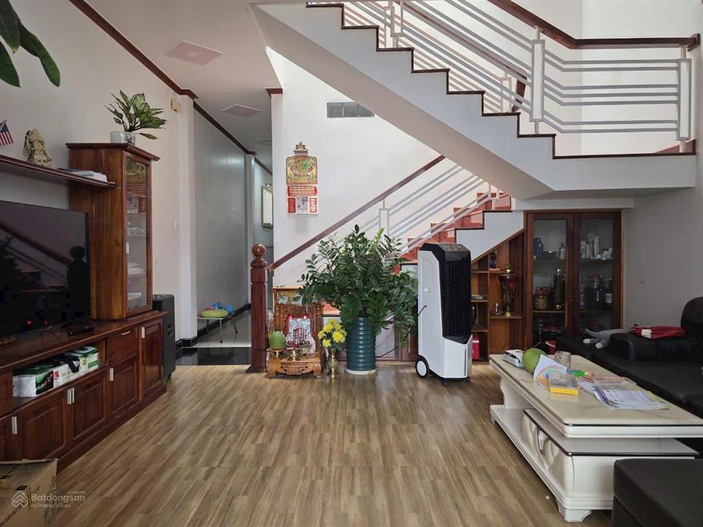 4,1tỷ nhà mặt tiền trần quang diệu, 100m2, 2pn, 2wc, pháp lý đầy đủ