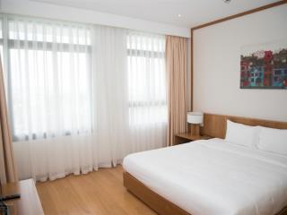 Cho thuê căn hộ ocean suites 2 phòng ngủ  tầng cao, view biển