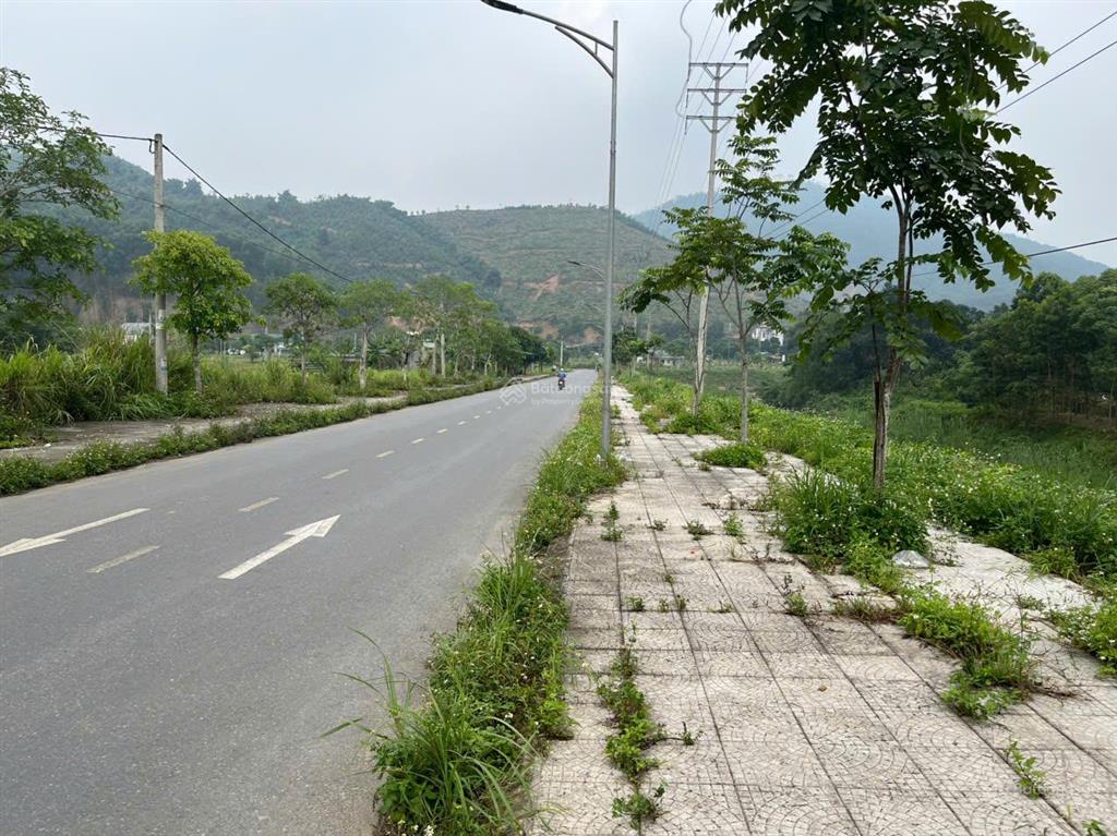 Bán đất 442m2 tại thôn chợ, cẩm bình, cẩm thủy, giá 14 triệu / m2, hướng đông bắc