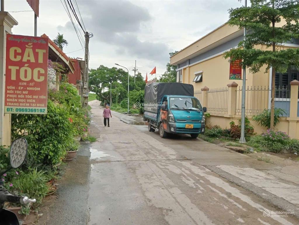 Đất đẹp bán tại cộng hòa, quốc oai, hà nội, 39tr/m2 sổ đỏ sẵn
