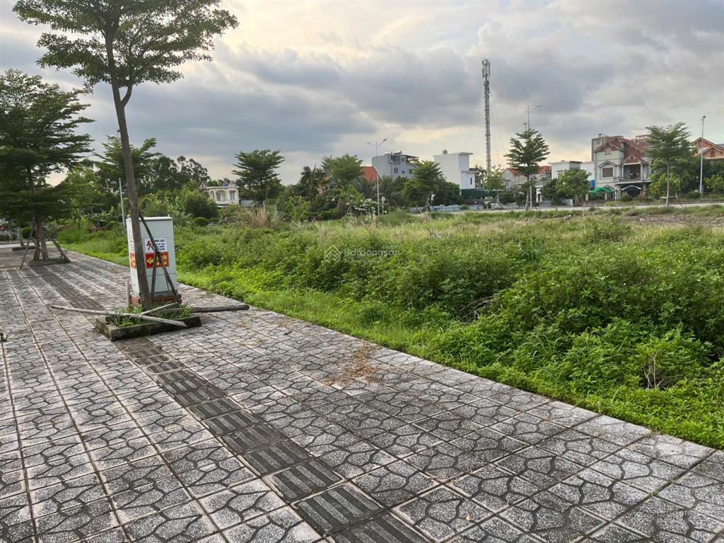 Bán đất tại khu đô thị vĩnh hồng, mạo khê, đông triều, giá cực chất 36 triệu/m2, 340m2, view đẹp
