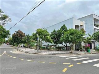 Bán lô góc siêu đẹp dt 166m2 hoà xuân