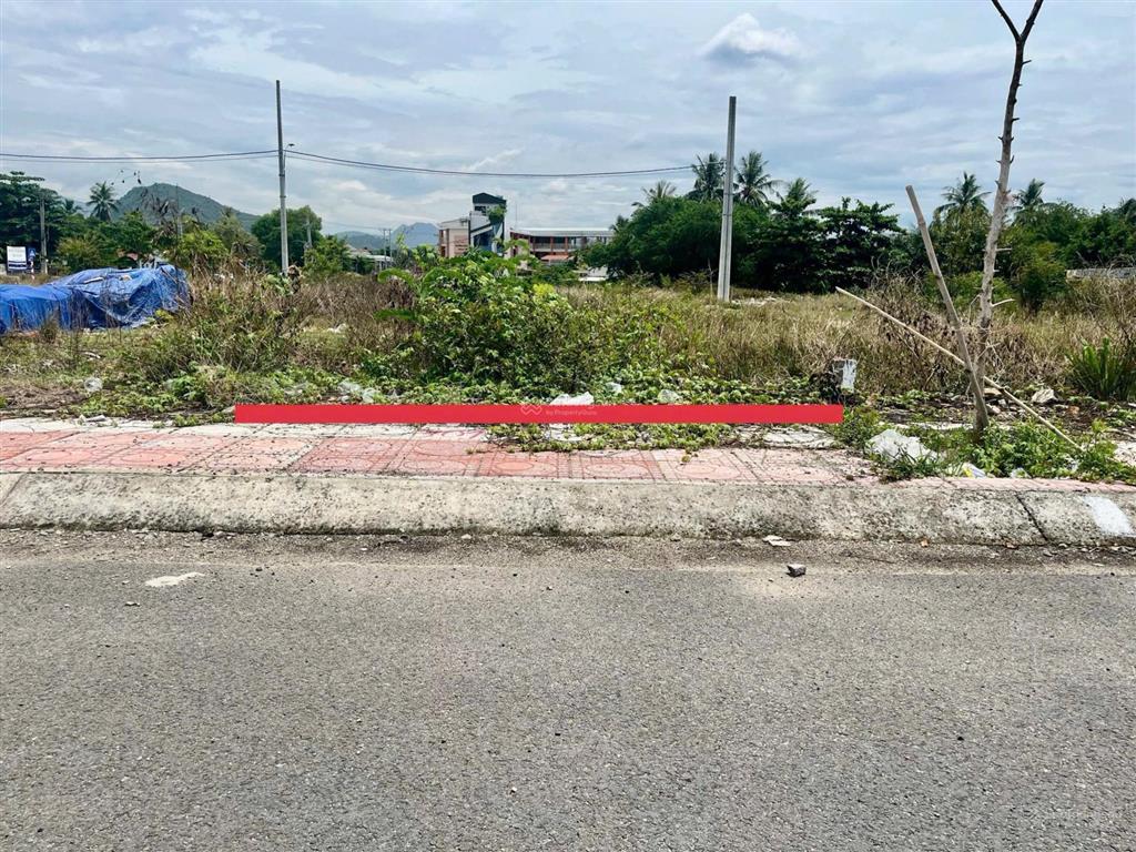 Bán lô đất 96,8m2 tđc ngọc hiệp vị trí đẹp hướng nam, sổ hồng trao tay.