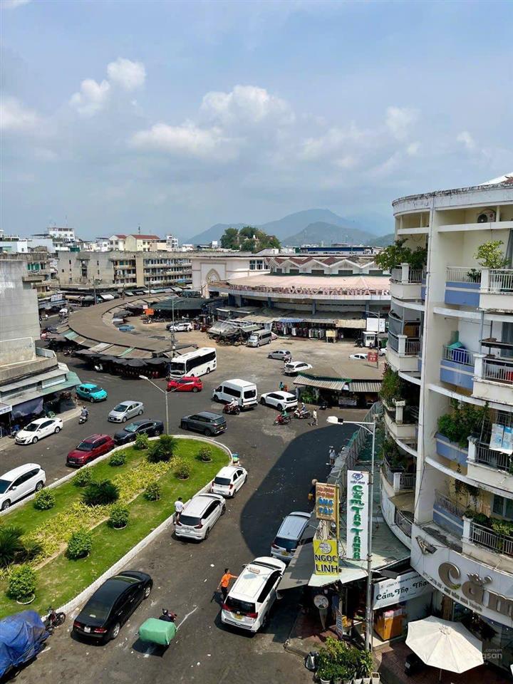 Bán căn hộ chung cư chợ đầm 108m² view cổng chào, tiện ích đầy đủ