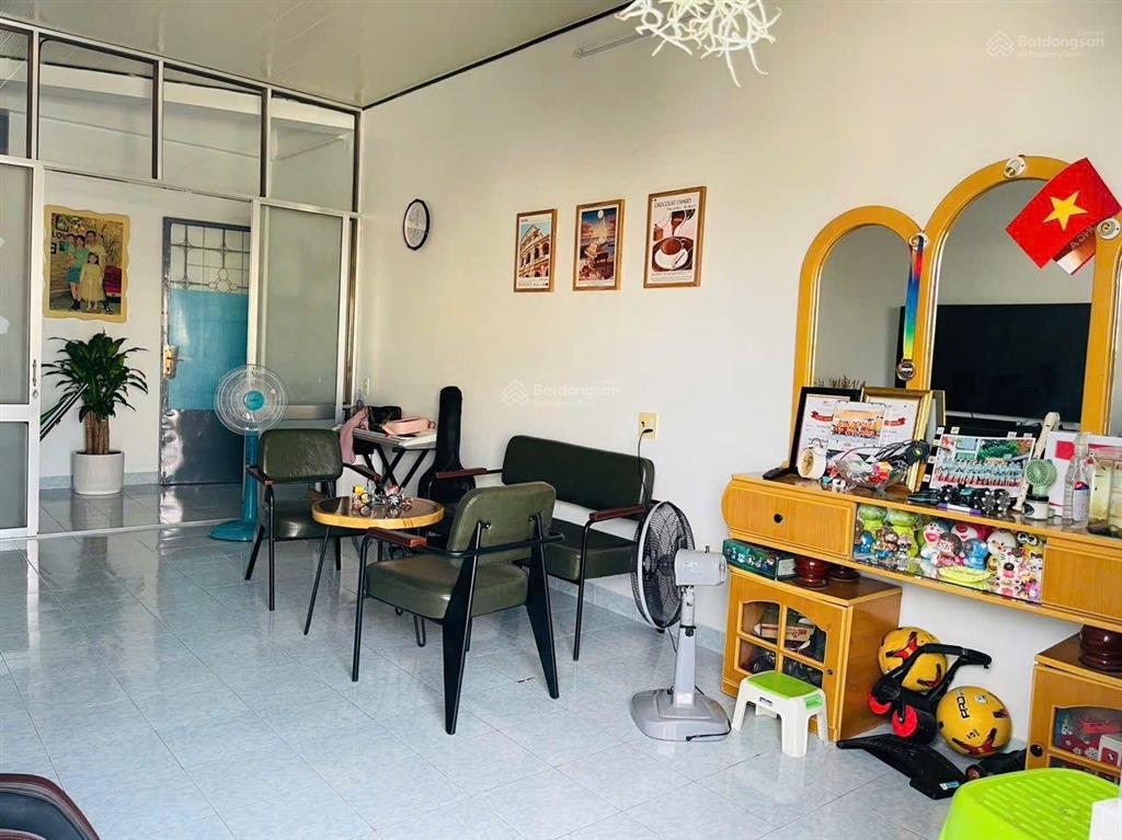 Bán căn hộ chung cư chợ đầm 108m² view cổng chào, tiện ích đầy đủ