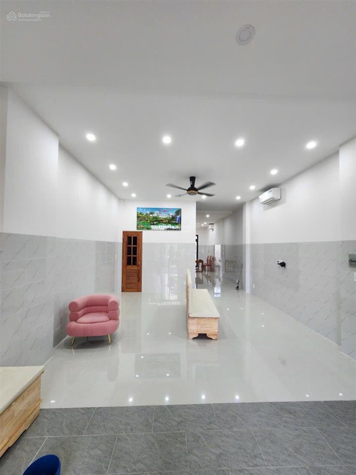 Cho thuê nhà 3 tầng gói 3mỹ gia có thang máy hướng đông bắc.