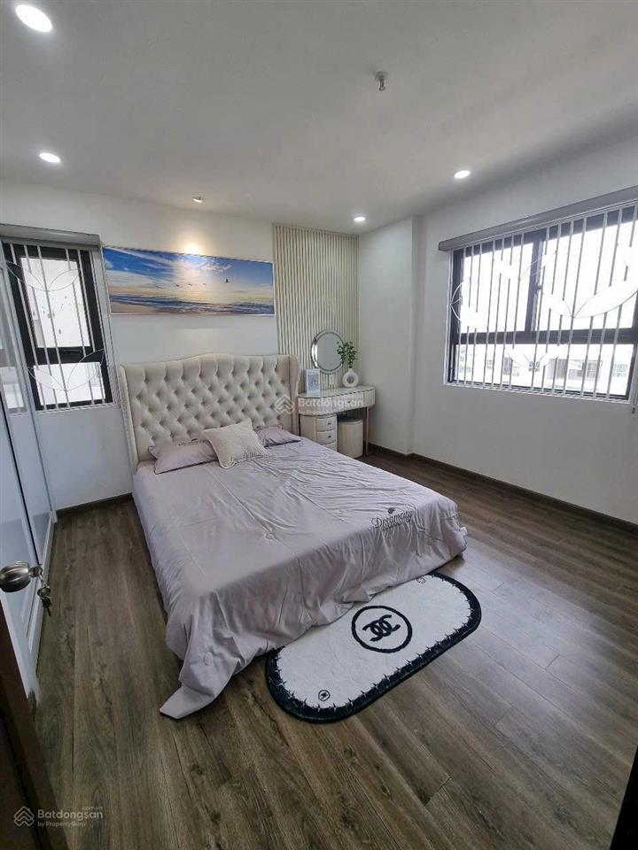 Cho thuê căn hộ góc ct2ph 3pn 2wc view đường tố hữu, full nội thất.