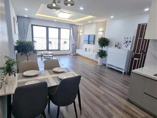 Cho thuê căn hộ góc ct2ph 3pn 2wc view đường tố hữu, full nội thất.