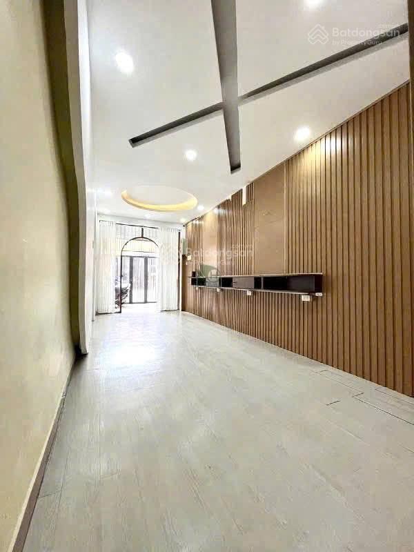 Cho thuê nhà nguyên căn mặt tiền đường trịnh phong khu phố hàn gần đường ntmk