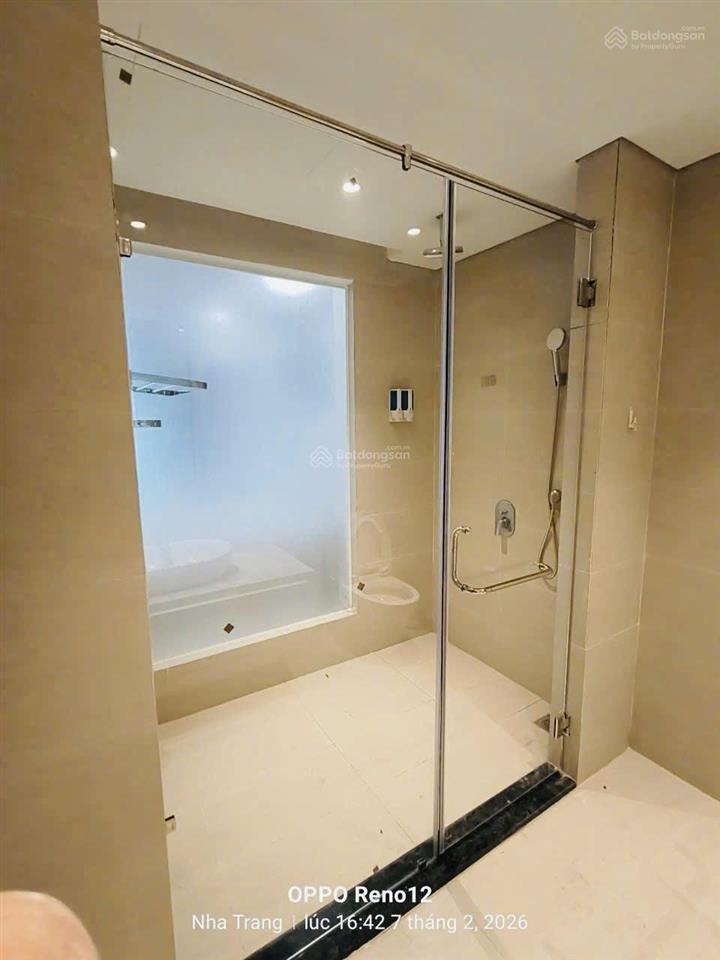 Bán căn hộ biển goldcoast sở hữu sổ hồng lâu dài.