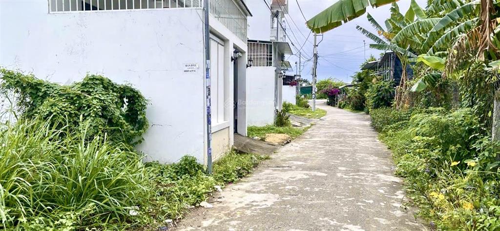 Bán lô đất 2 mặt tiền đường hẻm ô tô gần trục đường chính d30 hướng đông nam.