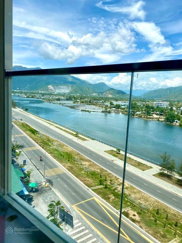 Bán căn hộ ct1luxury riverside 2pn2wc view sông giá tốt.